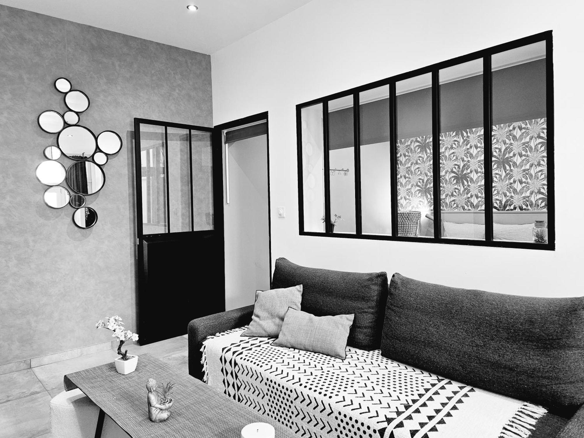 Refuge Urbain - Ideal Pro, Familles & Amis - Le Calme En Hypercentre - Wifi Haut Debit - Netflix - Machine A Laver - Gare, Cathedrale, Commerces, Restaurants & Transports En Commun A Moins De 10 Minutes A Pied Reims Exterior foto
